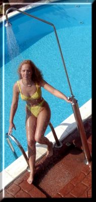 Mag�n zuhany bemutat�sa.