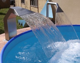 Avantgarde �s cs� nyakzuhanyok a pr�bapadon.